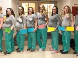 Imagen que muestra a las nueve enfermeras embarazadas.