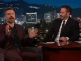 El actor que interpreta a Jamie Lannister, con Jimmy Kimmel.