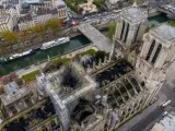 Imagen aérea de la catedral de Notre Dame tras el incendio.