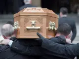Imagen del funeral de Lyra McKee, asesinada por el Nuevo IRA durante unos disturbios en Derry, Irlanda del Norte.