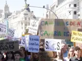 Manifestantes en Madrid en una concentración contra el cambio climático, para salvaguardar el medio ambiente.