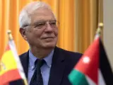 El ministro español de Asuntos Exteriores, Unión Europea y Cooperación, Josep Borrell (c), en Ammán (Jordania).