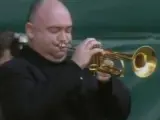 Un trompetista toca el Himno de Riego en la final de la Copa Davis de 2003.