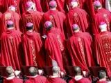 Arzobispos durante una ceremonia en el Vaticano.