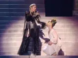 Madonna, en un momento de su actuación en Eurovisión.