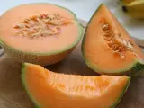 Un melón de la variedad cantalupo.