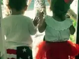 Enrique Iglesias jugando con sus hijos en un vídeo en Instagram.