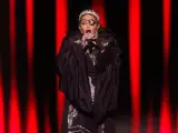 Madonna interpreta Like a prayer en Eurovisión.