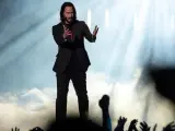 El actor Keanu Reeves presenta el videojuego 'Cyberpunk 2077', durante Microsoft Xbox 2019, un evento previo a la feria E3, en el Microsoft Theater de Los Ángeles (EE UU).