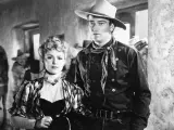 John Wayne y Claire Trevor en una escena de 'La diligencia' de John Ford