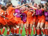 La selección 'oranje' celebra su pase a octavos de final del Mundial como primera de grupo.