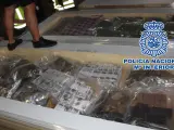 Málaga camión interceptado con droga oculta en paneles de aislamiento policía nacional