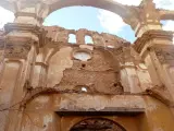 Fachada de la iglesia del convento de San Rafael en el Pueblo Viejo de Belchite.