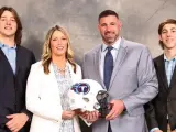 El entrenador Mike Vrabel, con su familia.