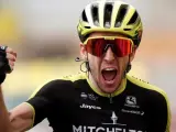 Simon Yates celebra su victoria en el Tour 2019