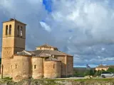 Una ruta vertiginosa desde el puerto de Navacerrada hasta Tur&eacute;gano. La iglesia de la Vera Cruz, Sotosalbos o Torrecaballeros se acoplan al encanto de pueblos como Mu&ntilde;overos, Brieva o Torreiglesias.