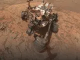 En este póster se ve Marte. En este autorretrato realizado por el rover Curiosity se aprecia la superficie del planeta rojo en todo su esplendor.