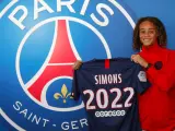 Xavi Simons posa como nuevo jugador del PSG.