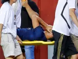 Marco Asensio se retira en camilla tras romperse el ligamentro cruzado anterior y el menisco externo de la rodilla izquierda