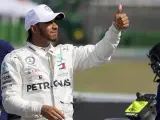 Lewis Hamilton celebra su pole en el GP de Alemania.