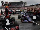 Max Verstappen celebra la victoria del GP de Alemania.