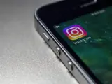 Fotografía de la app de Instagram en un móvil.