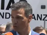 Pedro Sánchez atiende a los medios en Canarias.