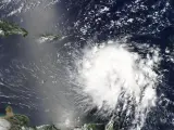 Imagen de satélite de la tormenta tropical Dorian, que se dirige a Puerto Rico, donde se ha decretado el estado de emergencia.
