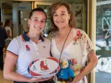 La jugadora de rugby Olivia Fresneda y su madre Blanca Fernández Ochoa, en un acto en el Consejo Superior de Deportes.