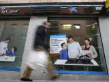 Caixabank, como el Sabadell, lucha para cortar la sangría en bolsa. EFE/