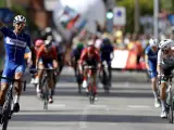 Philippe Gilbert entra en meta durante la 17ª etapa de la Vuelta a España.