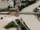 Imagen aérea de la ciudad de Almoradí (Alicante) con la rotura del dique del río Segura a causa de la gota fría.