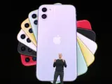 Tim Cook presenta el iPhone 11.