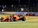 Sebastian Vettel lidera el GP de Singapur por delante de Charles Leclerc.