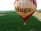 Bodegas Muga (D.O.Rioja) permite recorrer los viñedos desde un globo.