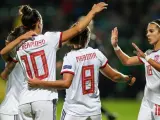 La selección española femenina celebra uno de sus goles ante la República Checa.