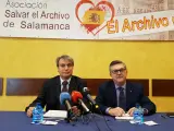 El presidente de 'Salvar el Archivo de Salamanca, Policarpo Sánchez (i), y el abogado Enrique de Santiago.