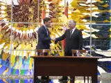 El presidente del Gobierno, Pedro Sánchez, y el presidente de Cuba, Miguel Díaz-Canel, se dan la mano