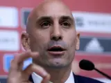 Luis Rubiales, presidente de la RFEF, ha dado por zanjada la polémica con Robert Moreno tras las palabras del exseleccionador. El dirigente, en un acto celebrado en Málaga, ha insistido en que ya están en una fase distinta.