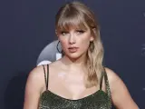 La cantante Taylor Swift triunfó en una gala en la que fue reconocida como Mejor Artista de la Década