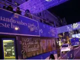 Las calles de Madrid ya están engalanadas con iluminación navideña después de que el alcalde, José Luis Martínez-Almeida, haya realizado la cuenta atrás para que 10,2 millones de luces led se encendieran dando la bienvenida a una Navidad en la que estarán iluminados 44 nuevos emplazamientos.