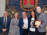 Josi Alvarado recibe el I Premio SGAE de Teatro 'Ana Diosdado' en la XXVII Muestra de Teatro Español de Autores Contemporáneos de Alicante.