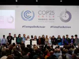 Jóvenes activistas de diferentes países, en la Zona Azul de la COP25.
