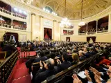 Vista del hemiciclo de la Cámara Alta en el momento en el que os senadores aplauden a la nueva presidenta del Senado, Pilar LLop, durante la sesión constitutiva de la XIV Legislatura en la Cámara Alta, en Madrid (España), a 3 de diciembre de 2019.