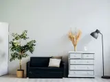 Una habitaci&oacute;n de estilo minimalista