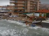 En Denia, la violencia del mar ha engullido todo lo que estaba cerca de la costa. Restaurantes, terrazas y casas, como ven, como si las hubieran bombardeado.