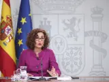 La ministra de Hacienda y Portavoz del Gobierno, María Jesús Montero, comparece en rueda de prensa tras el Consejo de Ministros, en el Complejo de la Moncloa, en Madrid (España), a 28 de enero de 2020.