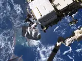 Luca Parmitano durante uno de los paseos espaciales sobre el Caribe.