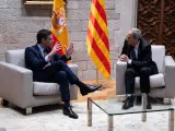 El presidente de la Generalitat, Quim Torra (dech) y el presidente del Gobierno, Pedro Sánchez (izq), durante su reunión, en Barcelona /Catalunya (España), a 6 de febrero de 2020.