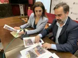Los concejales del PSOE Jacobo Calvo y Raquel Ruz en rueda de prensa